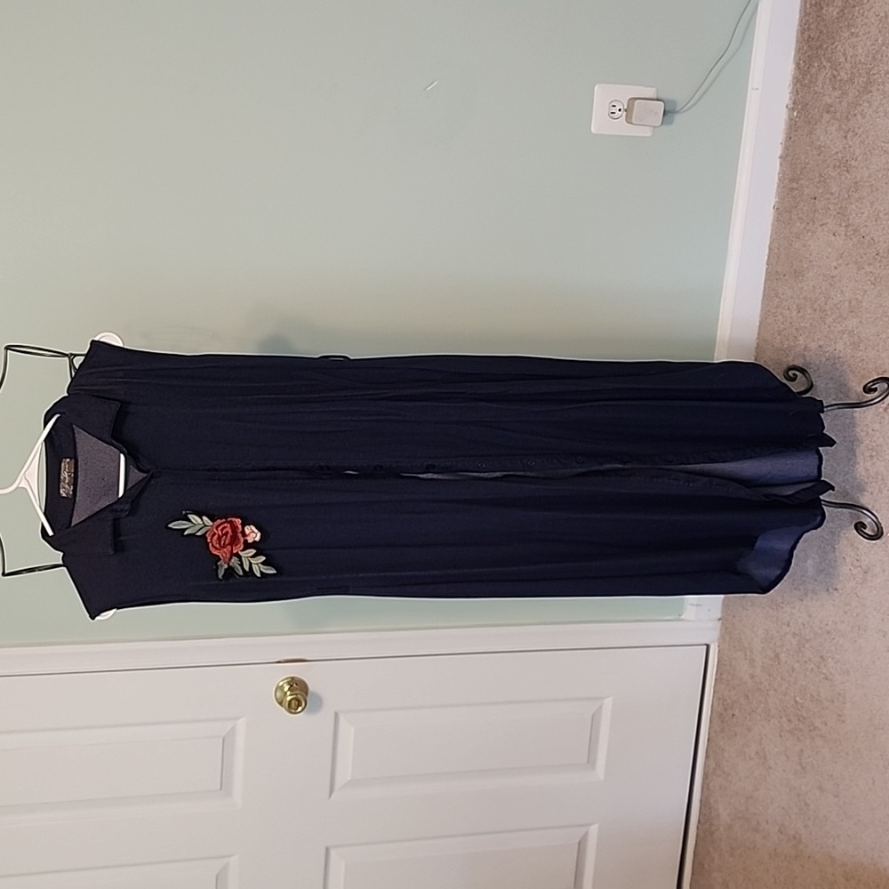 Small strechy dress with front bottoms